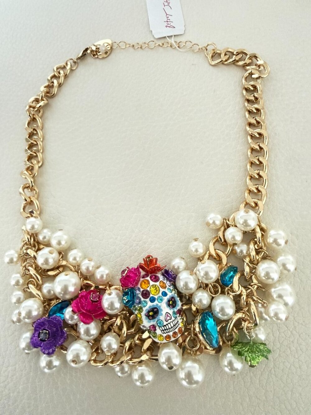 NWT BETSEY JOHNSON HALLOWEEN BIB NECKLACE FAUX PEARL SUGAR SKULL FLORAL $148 - Picture 4 of 7